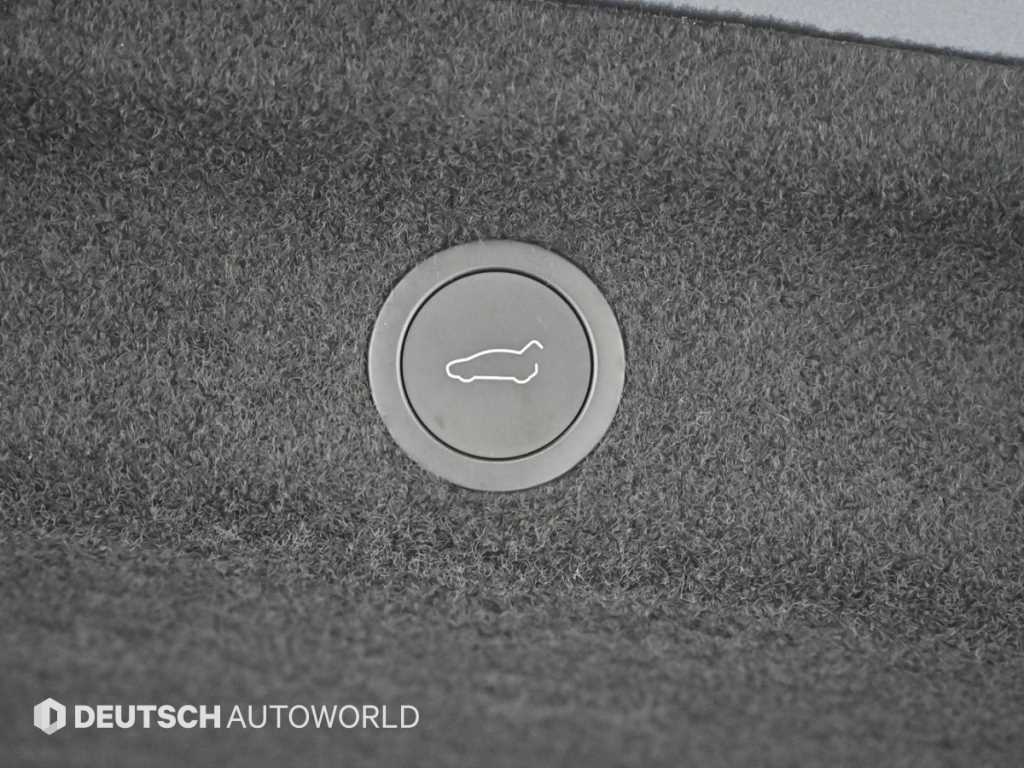 테슬라 모델 Y RWD - 이미지 8