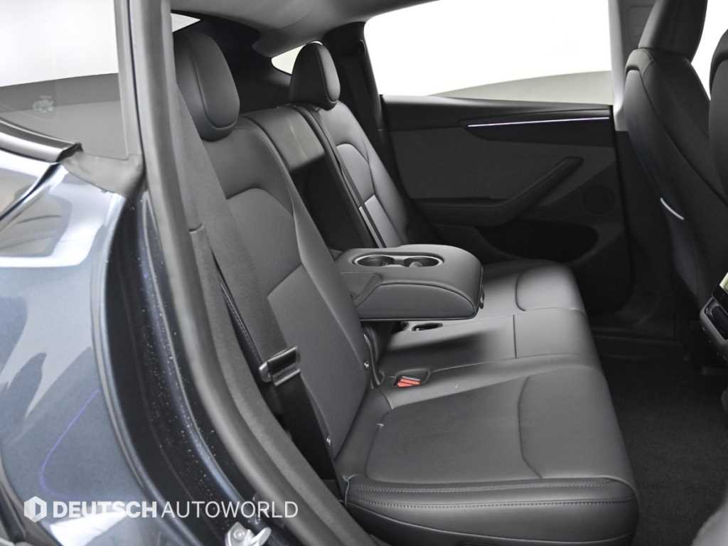 테슬라 모델 Y RWD - 이미지 16