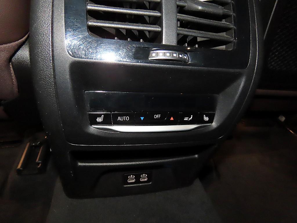 BMW X4(2세대) 20i xDrive M스포츠 - 이미지 10