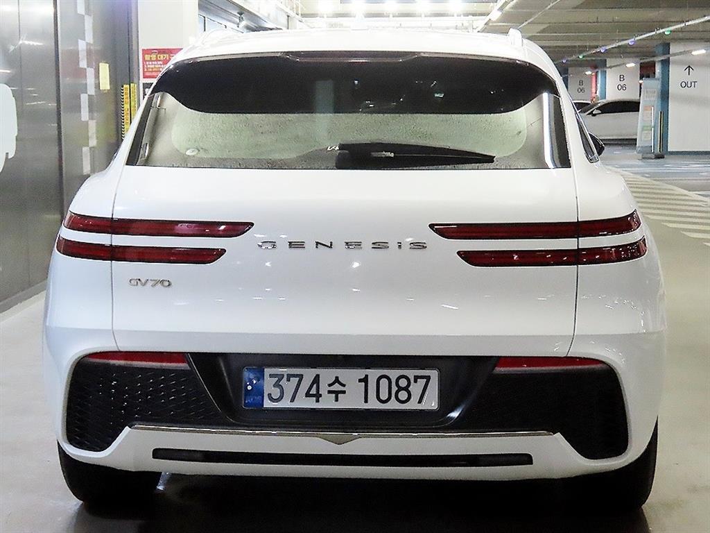제네시스 GV70 2.2 디젤 2WD 기본형 - 이미지 8