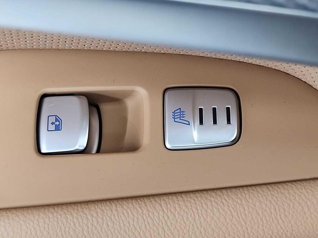 제네시스 더 뉴G70 가솔린 2.0T AWD 기본형 - 이미지 10