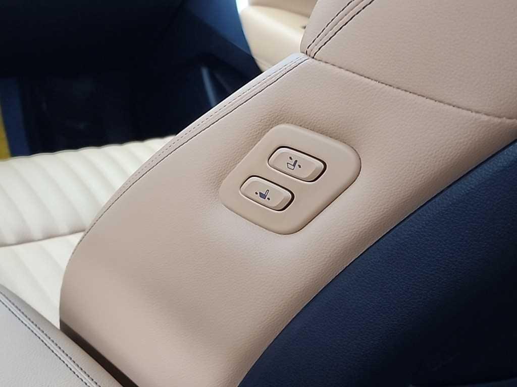 제네시스 더 뉴G70 가솔린 2.0T AWD 기본형 - 이미지 12