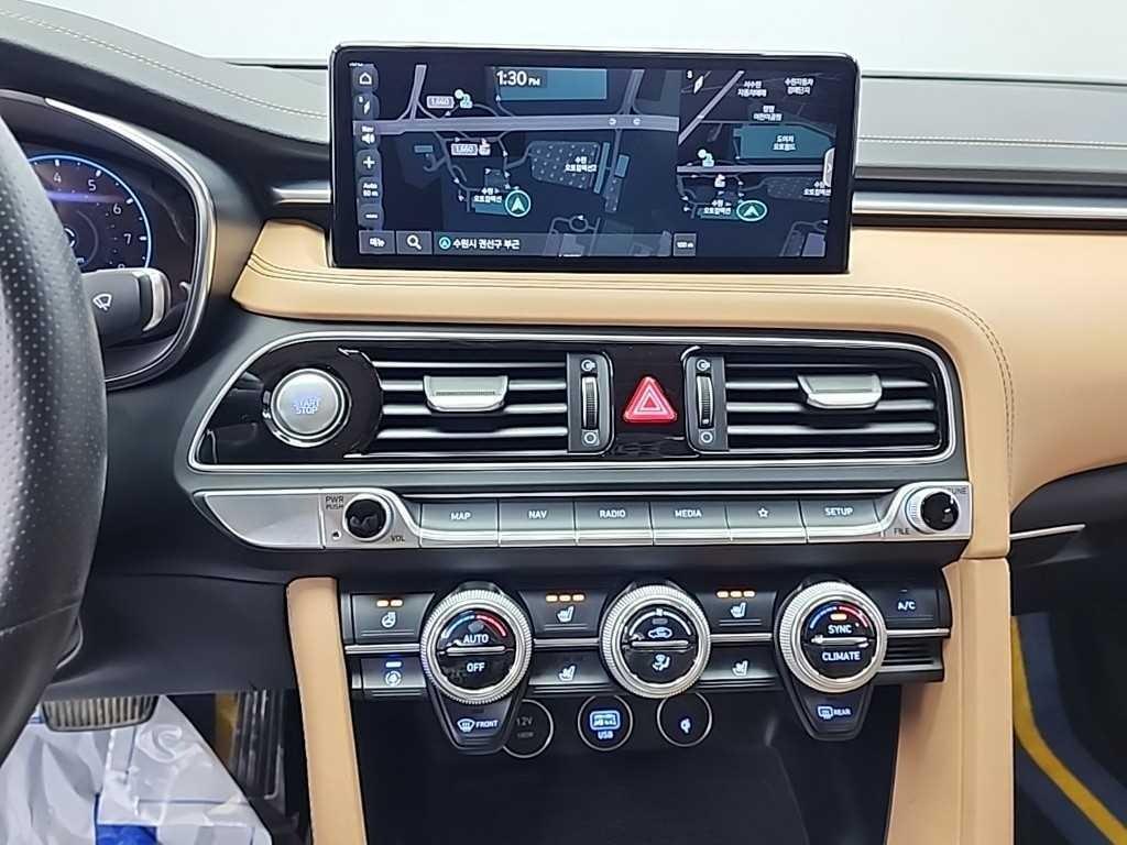 제네시스 더 뉴G70 가솔린 2.0T AWD 기본형 - 이미지 13