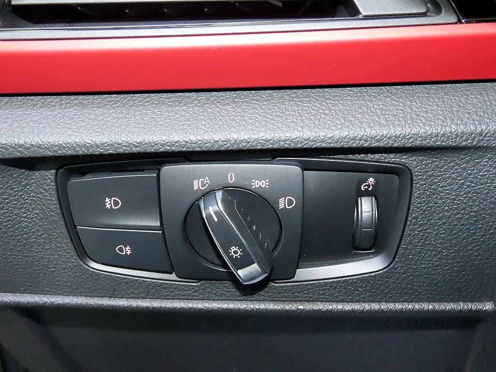 BMW 1시리즈(2세대) 5도어 118d 스포츠 라인 - 이미지 5