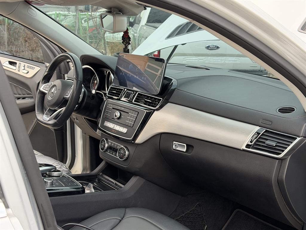 벤츠 GLE클래스(3세대) GLE 350d 4매틱 쿠페 - 이미지 16