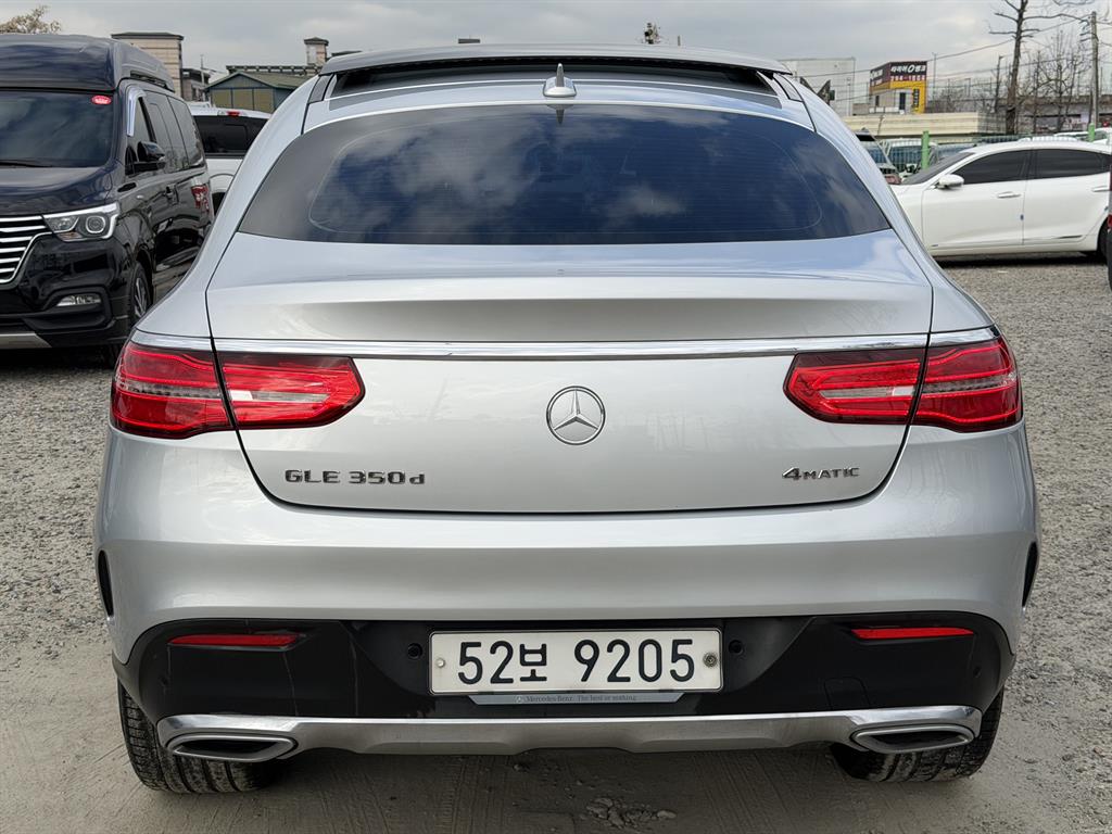 벤츠 GLE클래스(3세대) GLE 350d 4매틱 쿠페 - 이미지 19