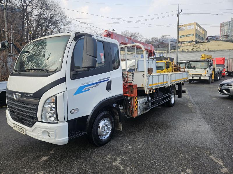 타타대우 더쎈 4톤 극초장축 슬리퍼