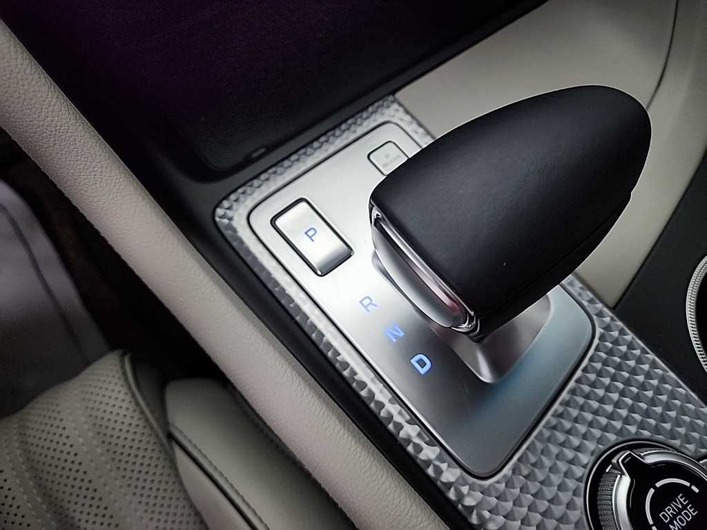 제네시스 더 뉴G70 가솔린 2.0T 2WD 스포츠 패키지 - 이미지 3