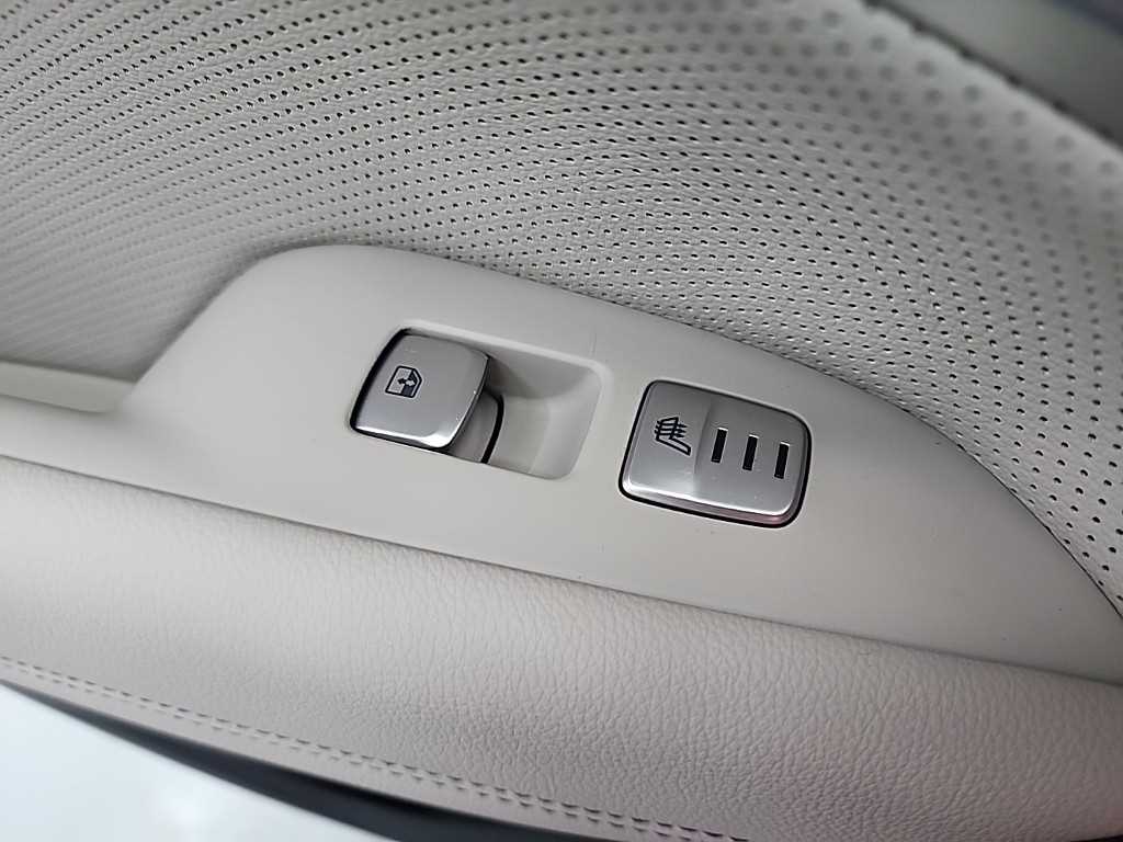 제네시스 더 뉴G70 가솔린 2.0T 2WD 스포츠 패키지 - 이미지 5