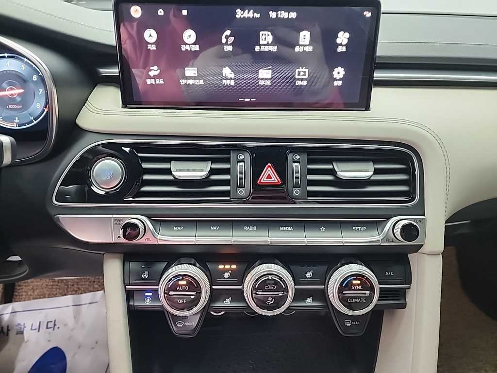 제네시스 더 뉴G70 가솔린 2.0T 2WD 스포츠 패키지 - 이미지 10