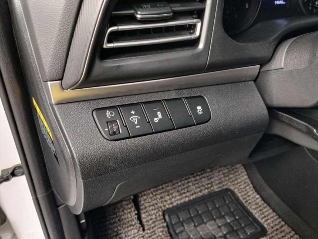 현대 더 뉴아반떼AD 1.6 가솔린 스마트 초이스 - 이미지 18