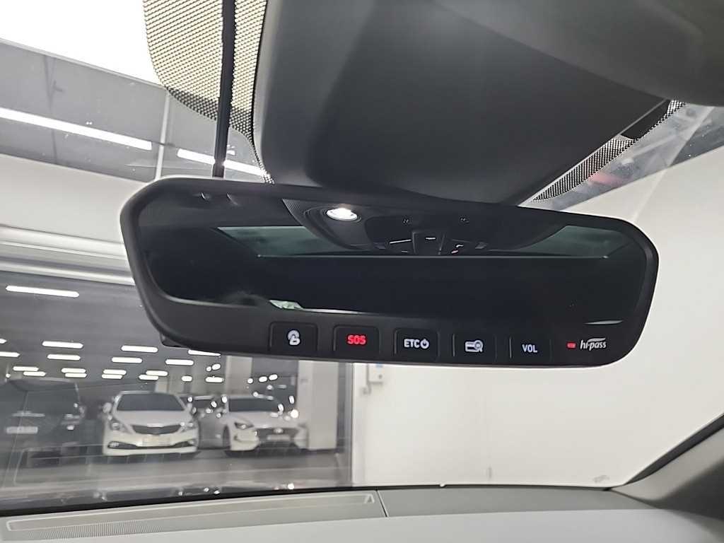 아우디 A7(2세대) 55 TFSI 콰트로 프리미엄 - 이미지 12