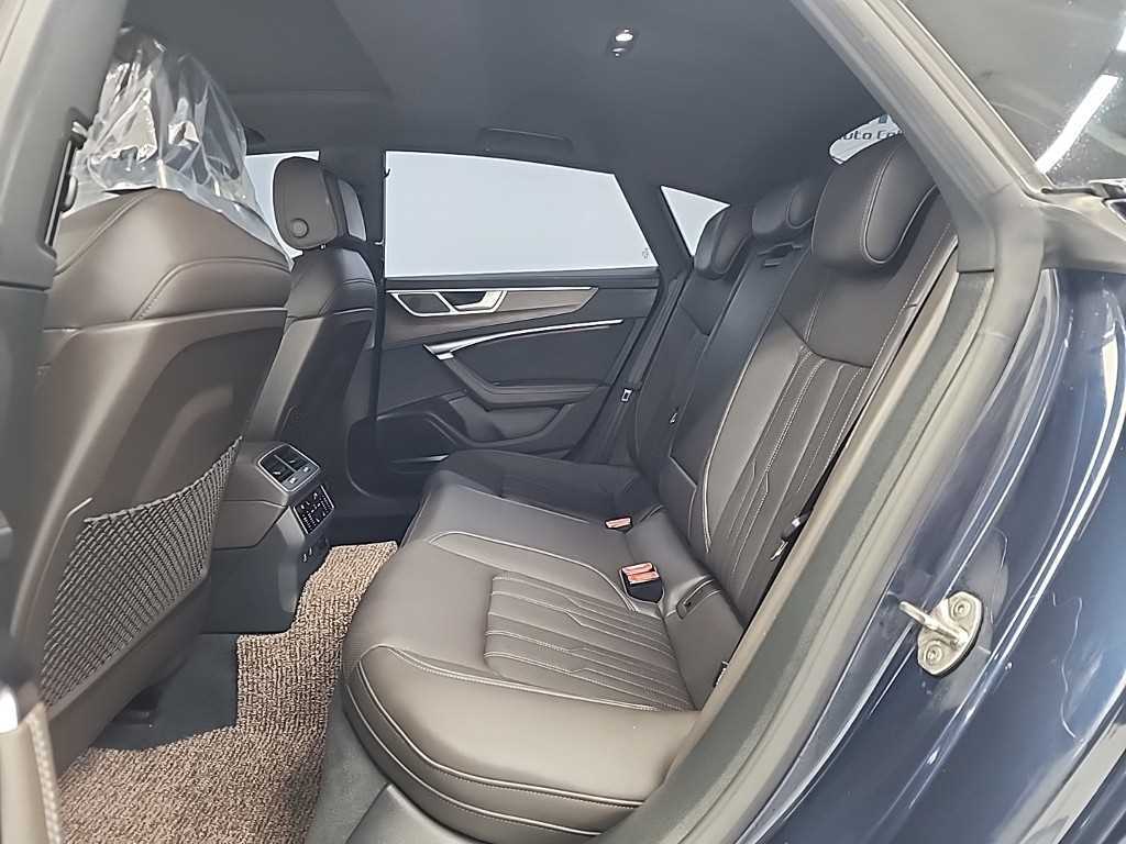 아우디 A7(2세대) 55 TFSI 콰트로 프리미엄 - 이미지 3