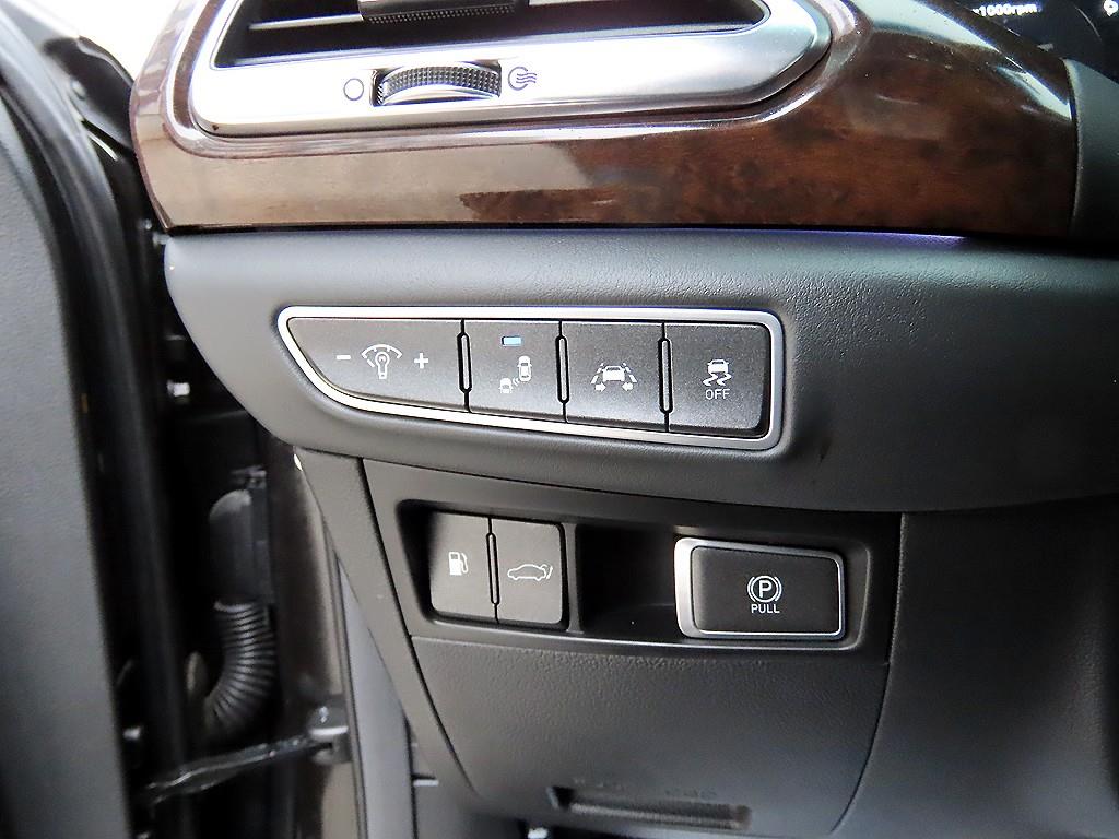 제네시스 EQ900 3.8 GDi AWD 프리미엄 럭셔리 - 이미지 18