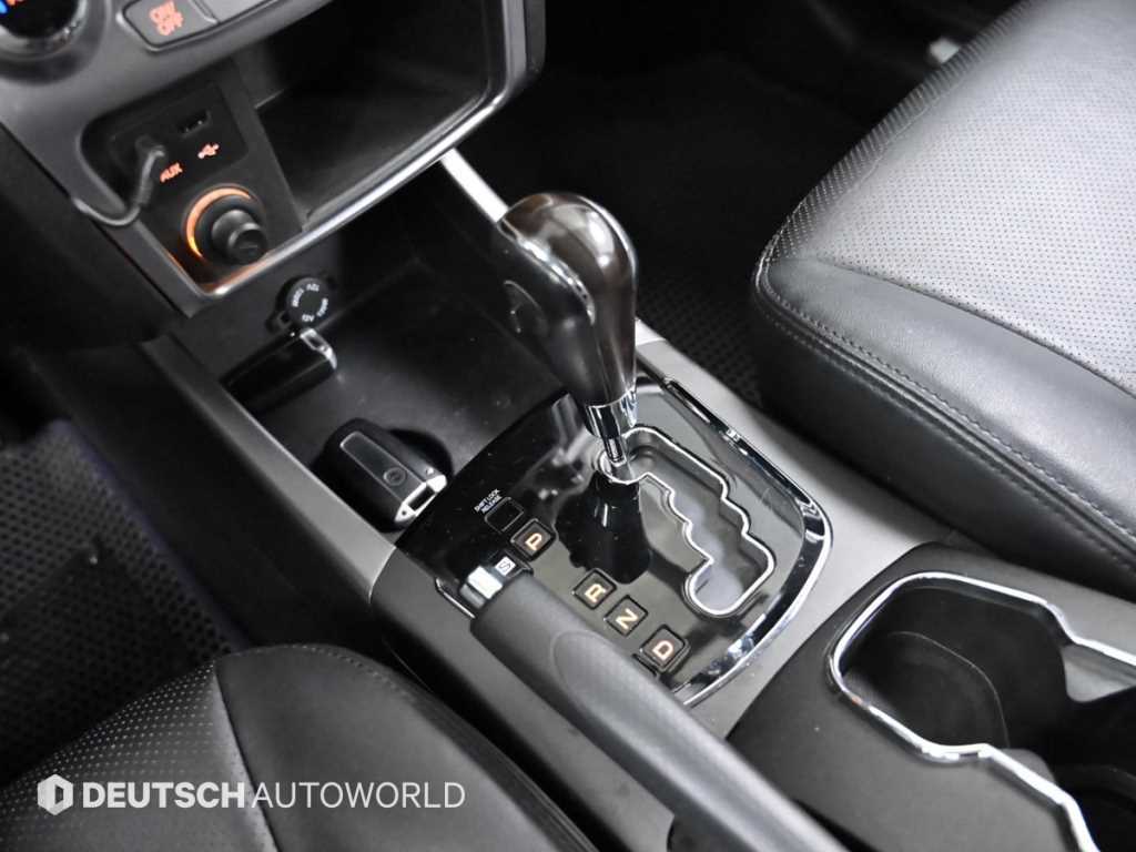 KG모빌리티(쌍용) 뉴 코란도C 2.0 AWD CVT 최고급형 - 이미지 13