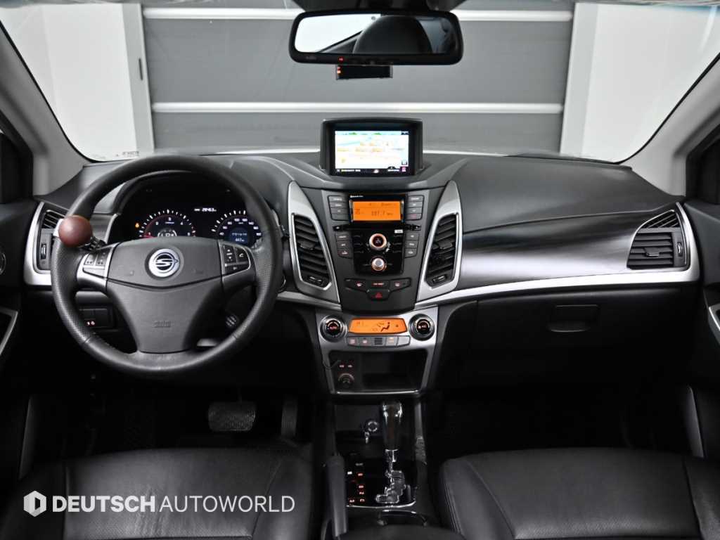 KG모빌리티(쌍용) 뉴 코란도C 2.0 AWD CVT 최고급형 - 이미지 7