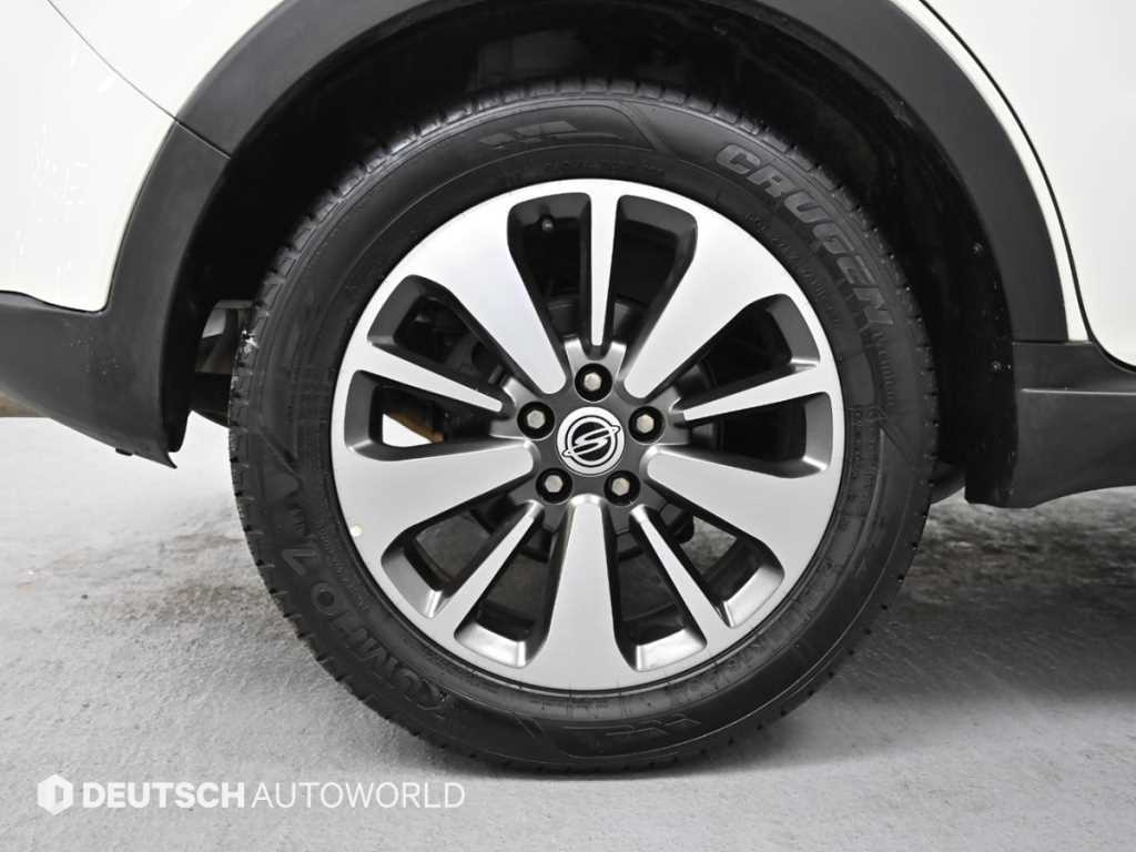 KG모빌리티(쌍용) 뉴 코란도C 2.0 AWD CVT 최고급형 - 이미지 4