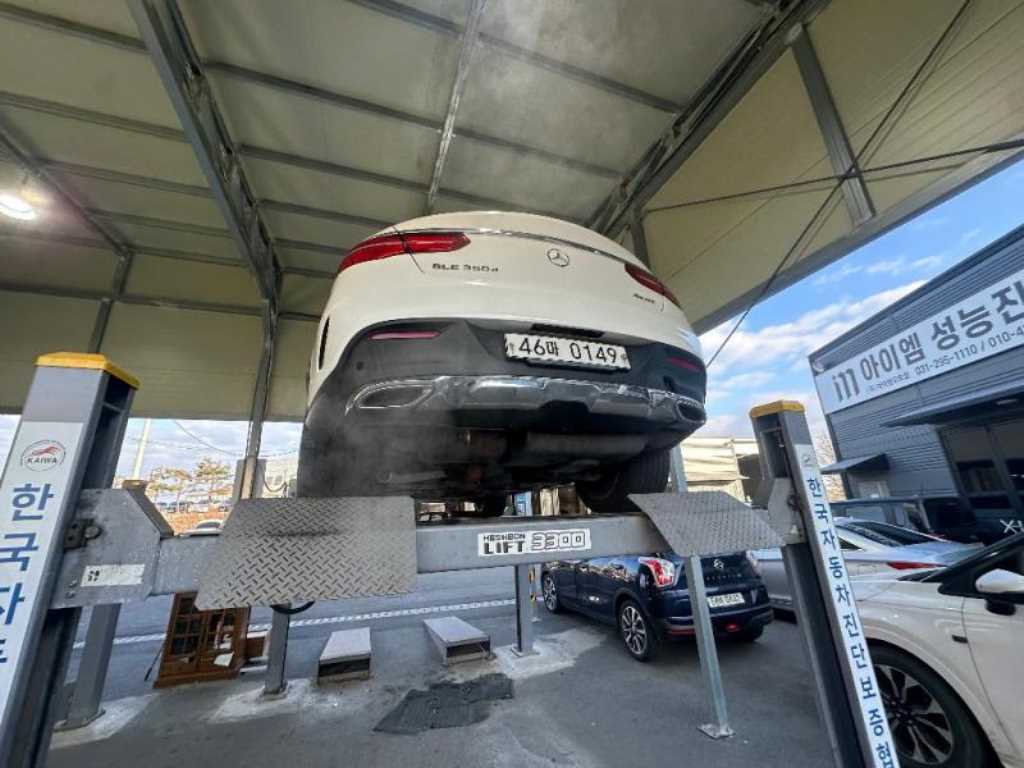 벤츠 GLE클래스(3세대) GLE 350d 4매틱 쿠페 - 이미지 2