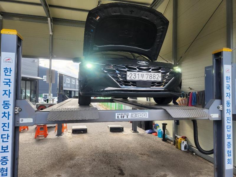 현대 아반떼(CN7) 1.6 가솔린 인스퍼레이션 - 이미지 2