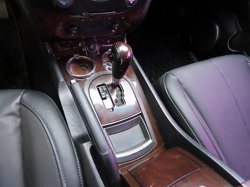 KG모빌리티(쌍용) 슈퍼 렉스턴 4WD RX4 브라운 에디션 - 이미지 15