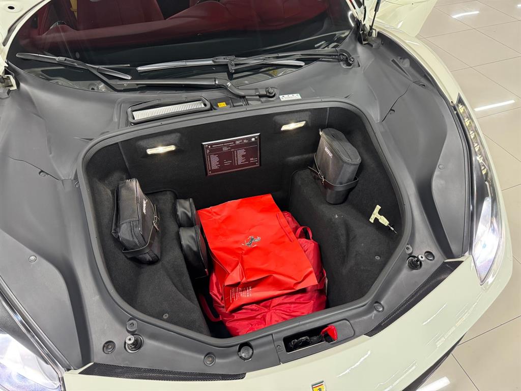 페라리 488 3.9 V8 스파이더 - 이미지 11