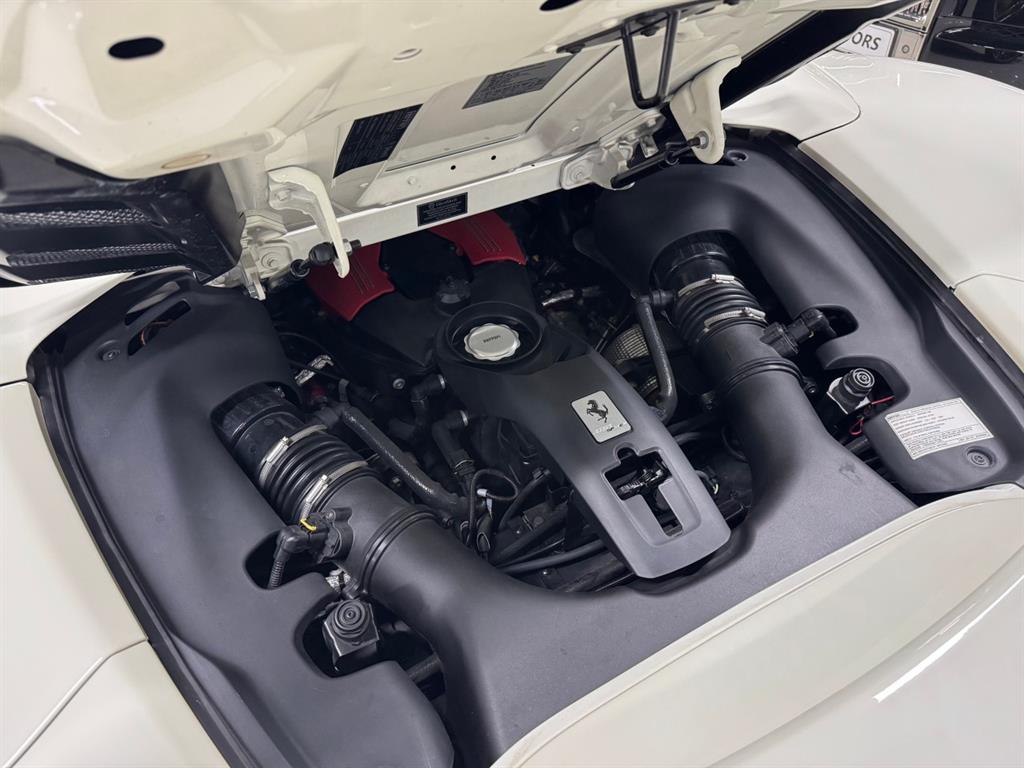 페라리 488 3.9 V8 스파이더 - 이미지 2