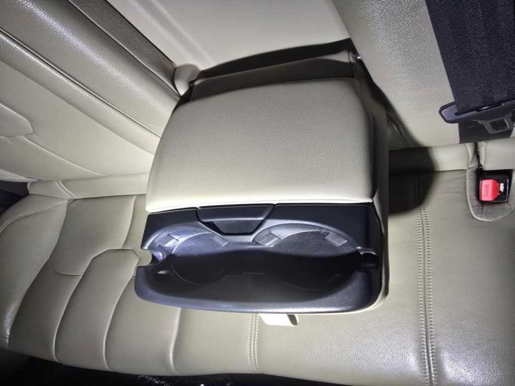 랜드로버 레인지로버 이보크 2.2 SD4 퓨어 - 이미지 12