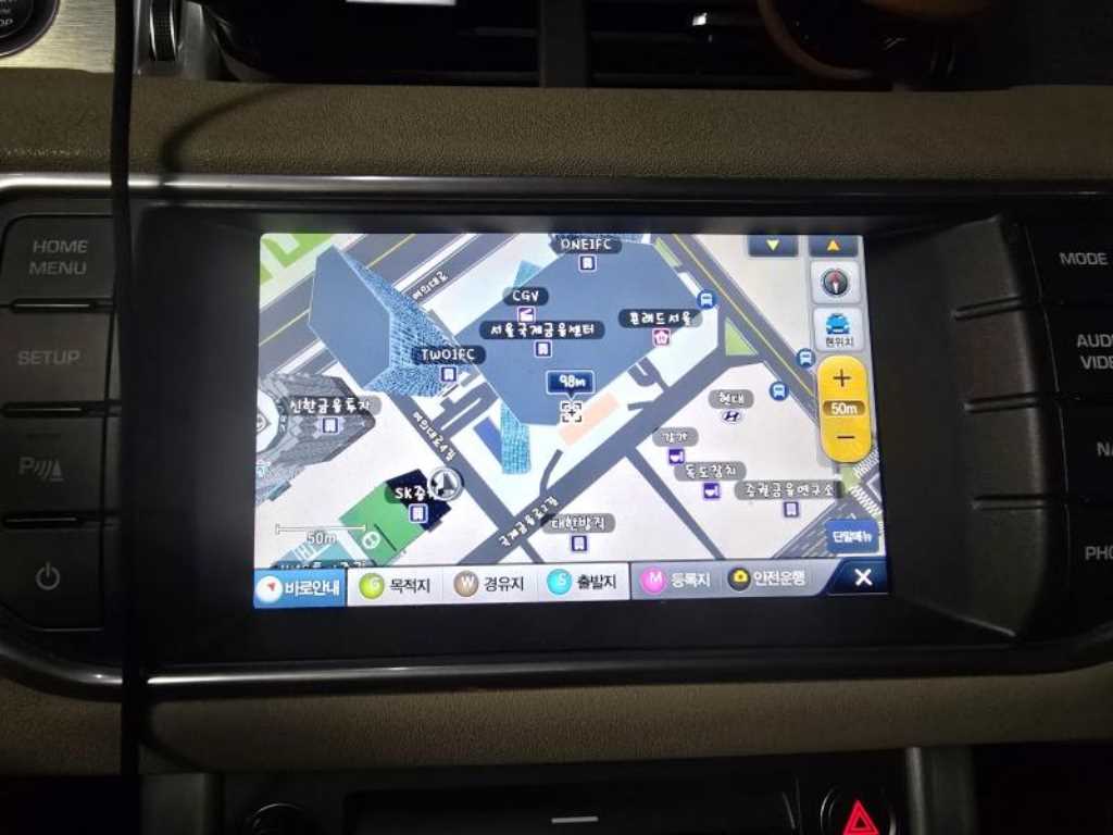 랜드로버 레인지로버 이보크 2.2 SD4 퓨어 - 이미지 4