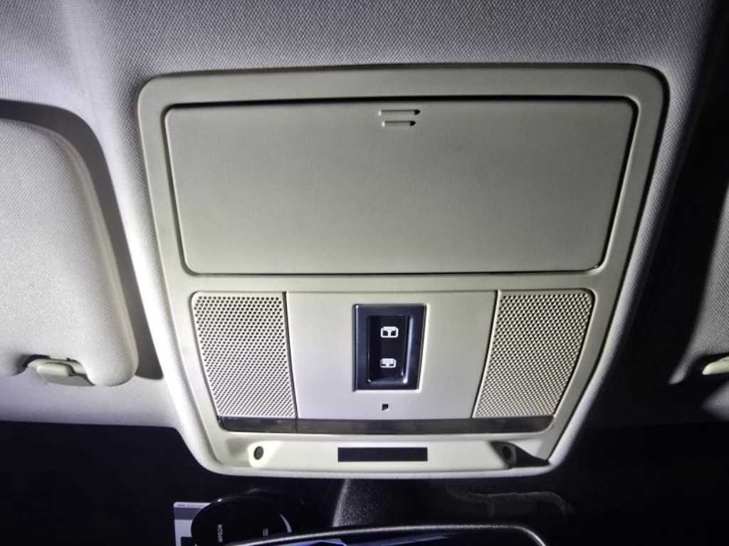 랜드로버 레인지로버 이보크 2.2 SD4 퓨어 - 이미지 2