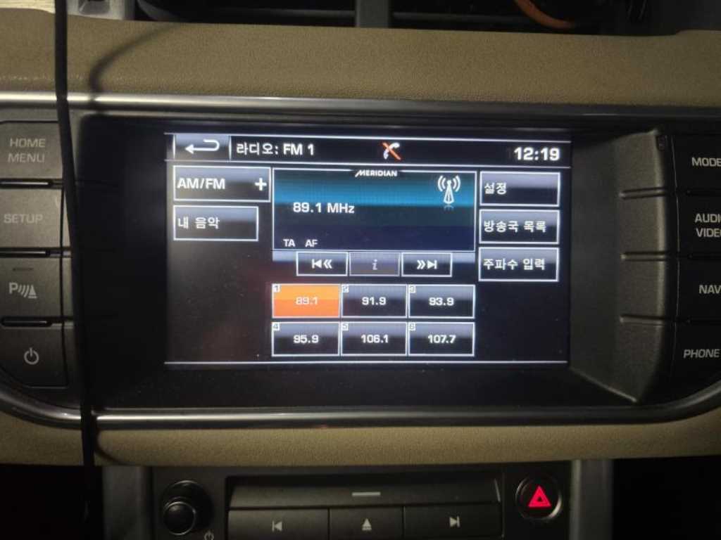 랜드로버 레인지로버 이보크 2.2 SD4 퓨어 - 이미지 18