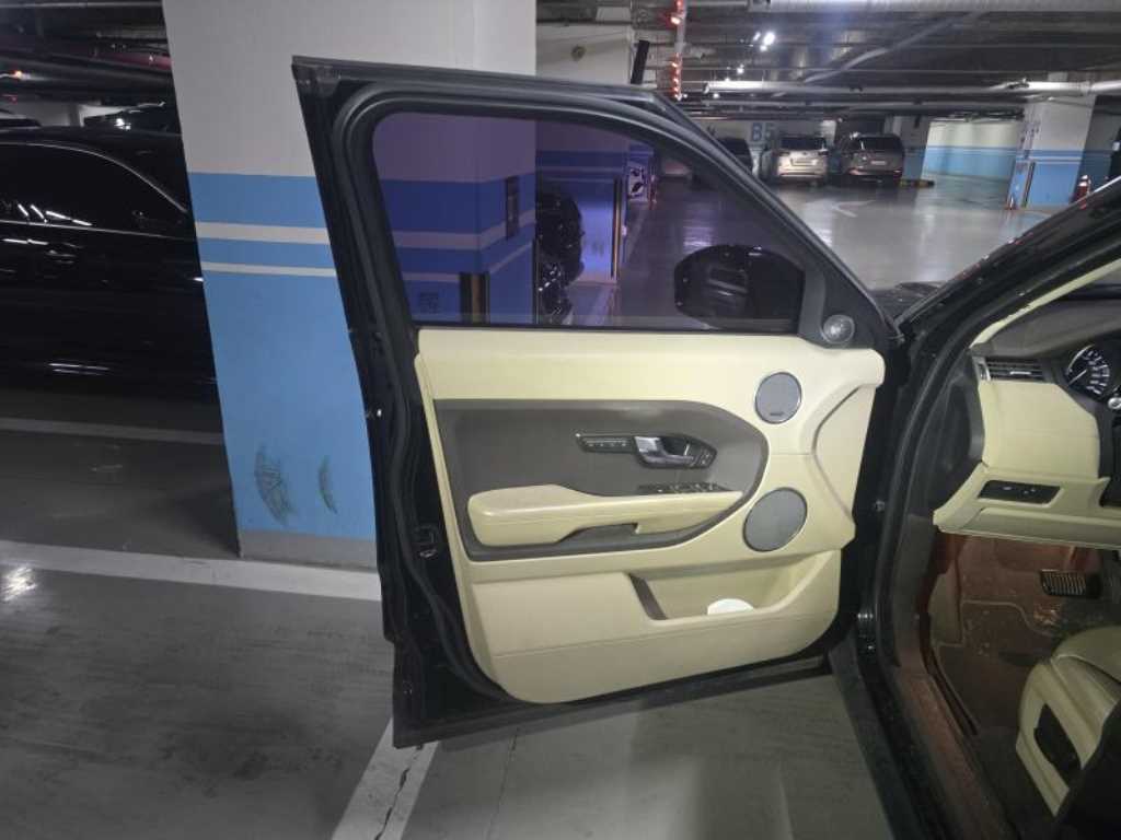 랜드로버 레인지로버 이보크 2.2 SD4 퓨어 - 이미지 13