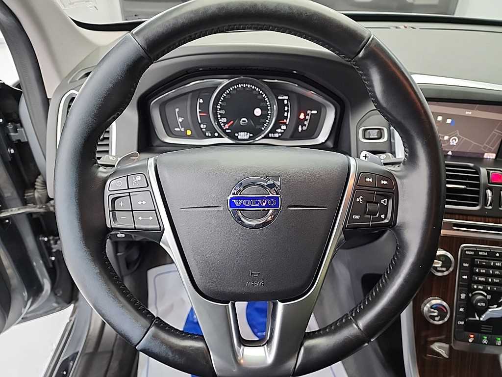 볼보 XC60(1세대) D5 AWD 썸멈 - 이미지 4