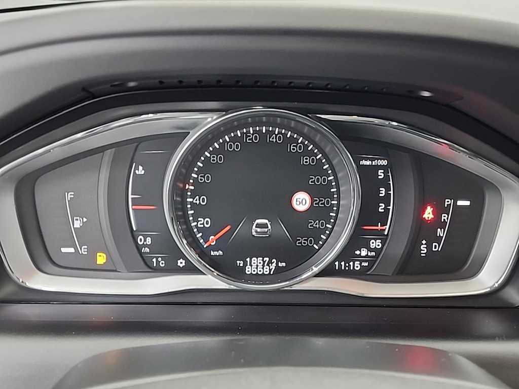 볼보 XC60(1세대) D5 AWD 썸멈 - 이미지 5