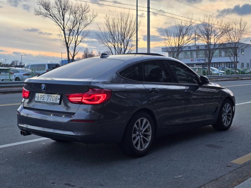 BMW 그란투리스모(GT) 3시리즈 GT 320d xDrive - 이미지 17