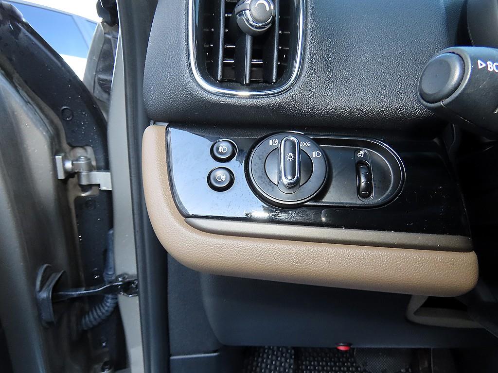 미니 컨트리맨(2세대) 2.0 D ALL4 - 이미지 19