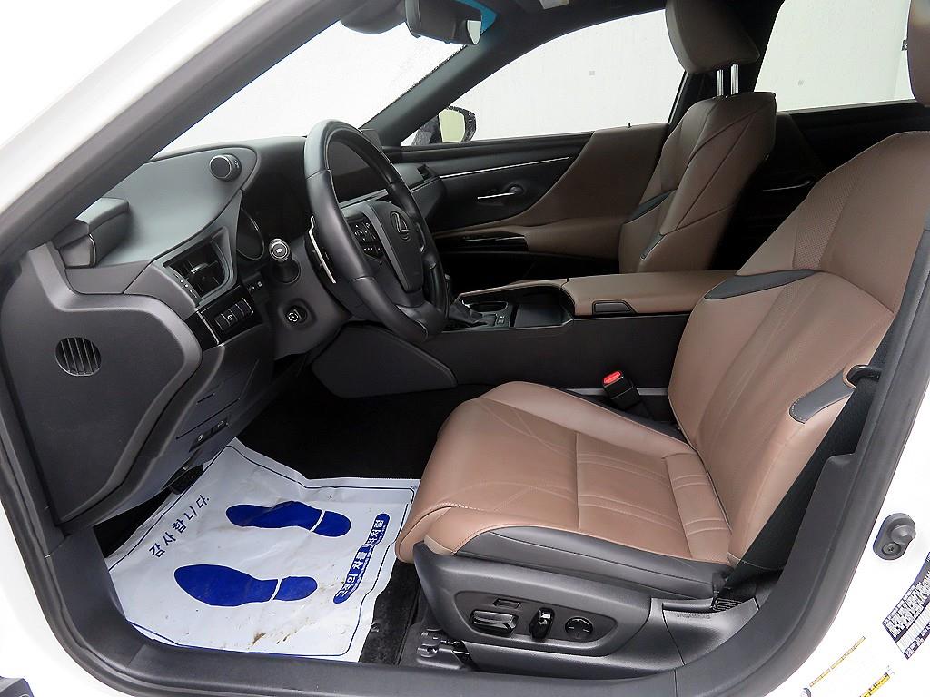 렉서스 ES(7세대) 300h - 이미지 11