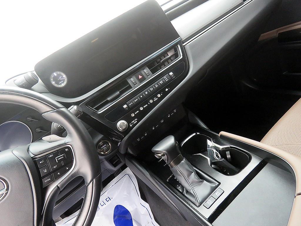 렉서스 ES(7세대) 300h - 이미지 3