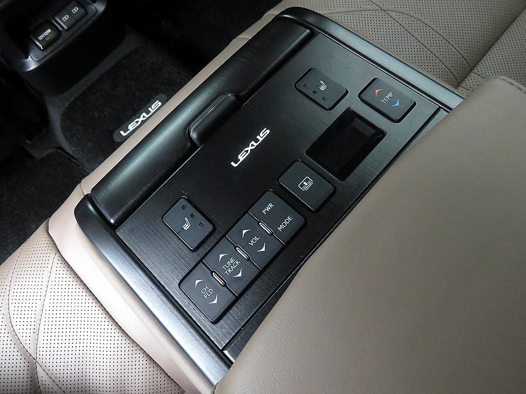 렉서스 ES(7세대) 300h - 이미지 12