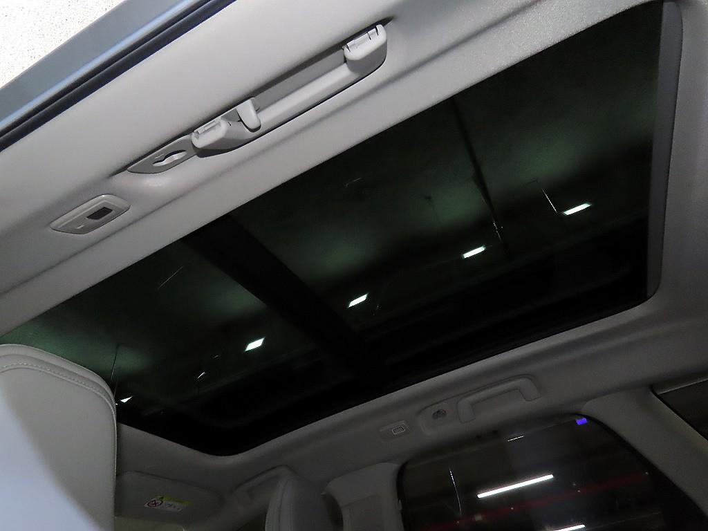 볼보 V90 크로스컨트리 2.0 B6 AWD 얼티메이트 - 이미지 8