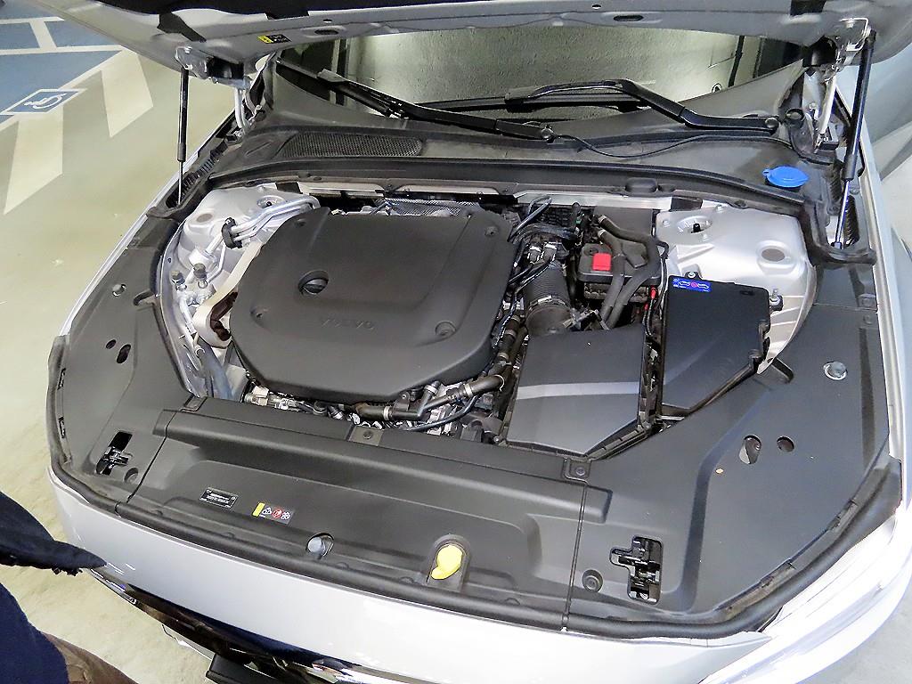 볼보 V90 크로스컨트리 2.0 B6 AWD 얼티메이트 - 이미지 4