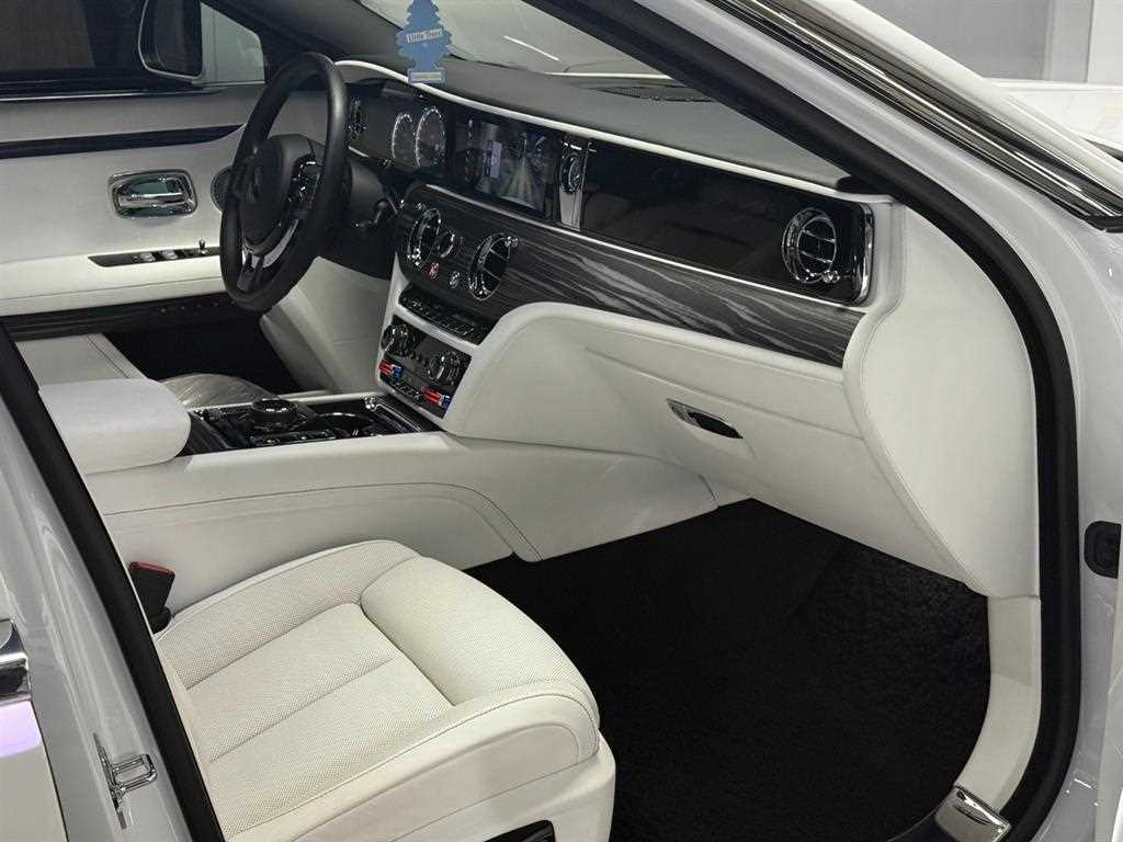 롤스로이스 고스트(2세대) 6.75 V12 - 이미지 19