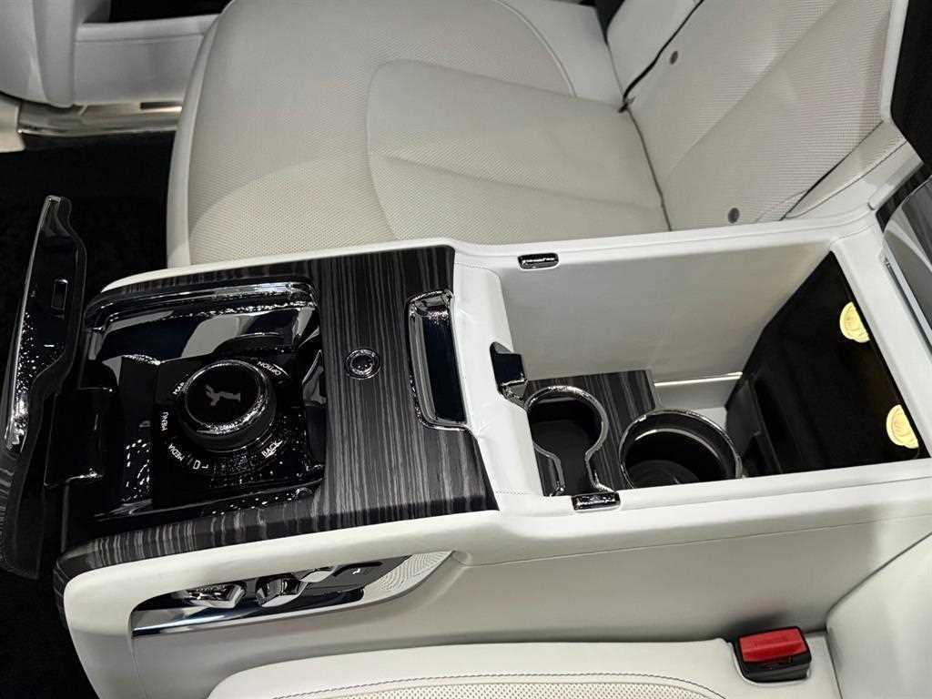 롤스로이스 고스트(2세대) 6.75 V12 - 이미지 15