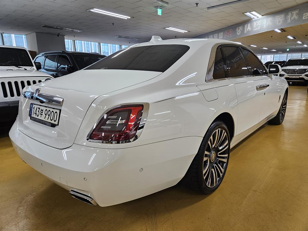 롤스로이스 고스트(2세대) 6.75 V12 - 이미지 9