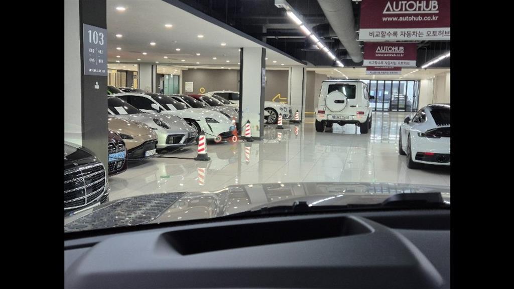 랜드로버 올 뉴 디펜더 110 D250 X다이나믹 SE - 이미지 12