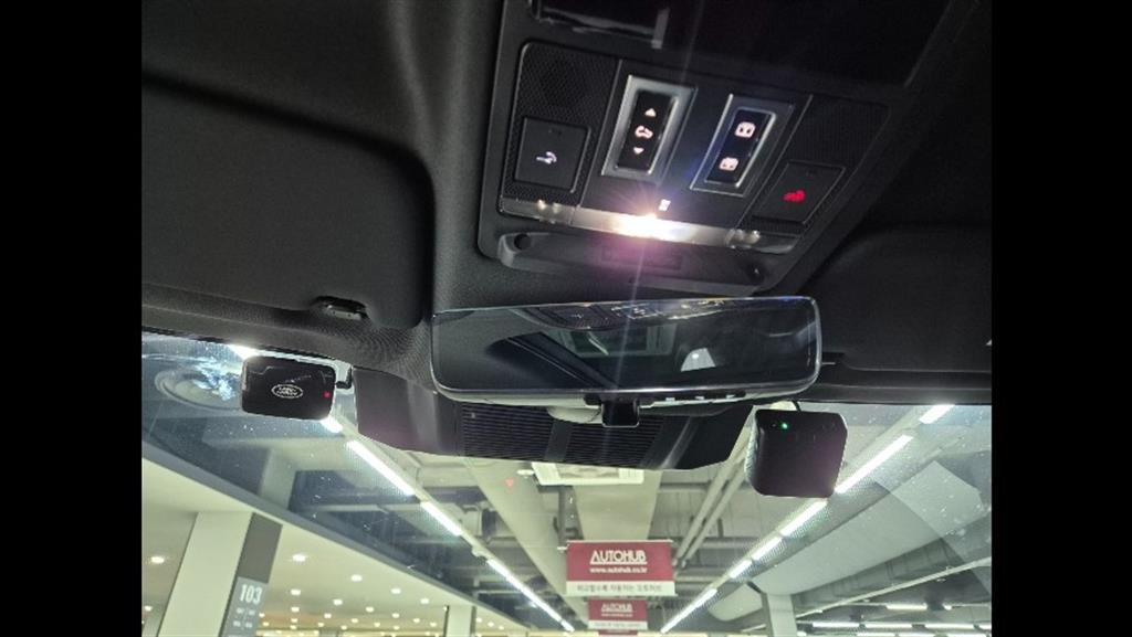 랜드로버 올 뉴 디펜더 110 D250 X다이나믹 SE - 이미지 18