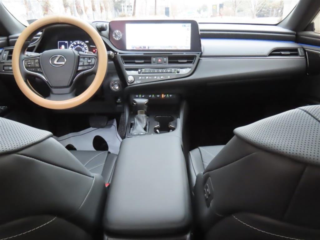 렉서스 ES(7세대) 300h - 이미지 2