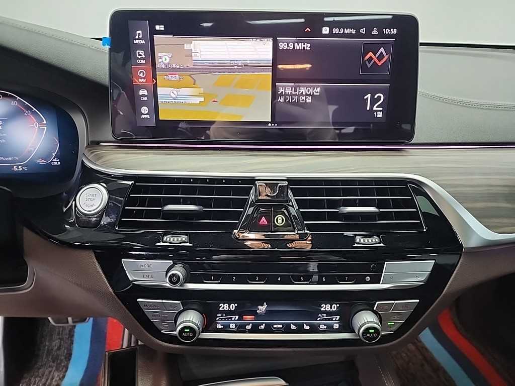 BMW 그란투리스모(GT) 6시리즈 630d xDrive M스포츠팩 - 이미지 18