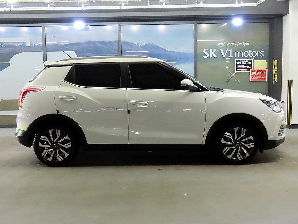 KG모빌리티(쌍용) 티볼리 아머 1.6 디젤 기어 플러스 - 이미지 14