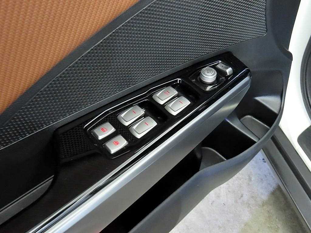 KG모빌리티(쌍용) 티볼리 아머 1.6 디젤 기어 플러스 - 이미지 6