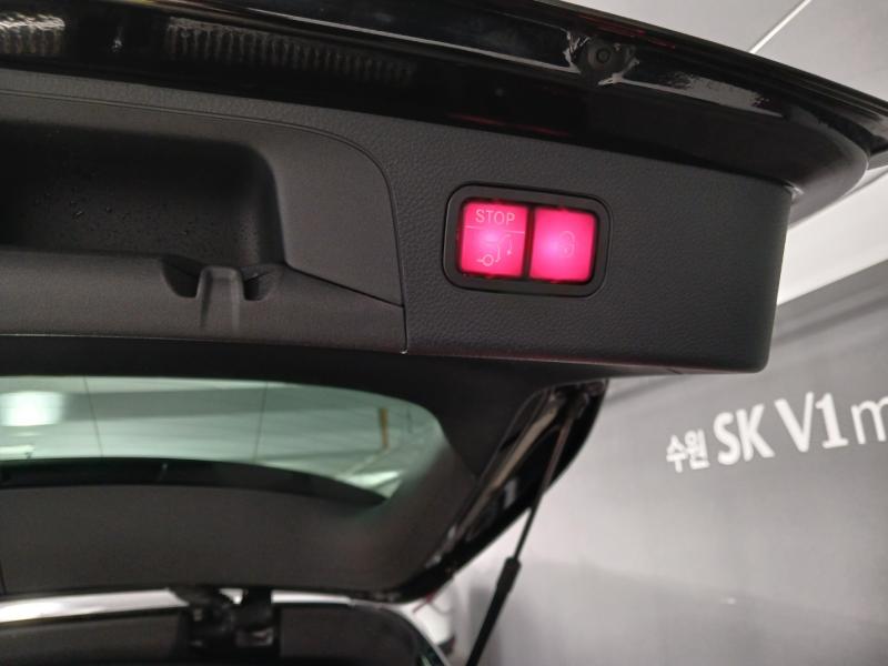 벤츠 GLC클래스 GLC 300e 4매틱 - 이미지 6